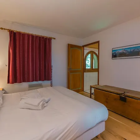 Le Cristal - Mont Blanc 13 - Happy * Chamonix