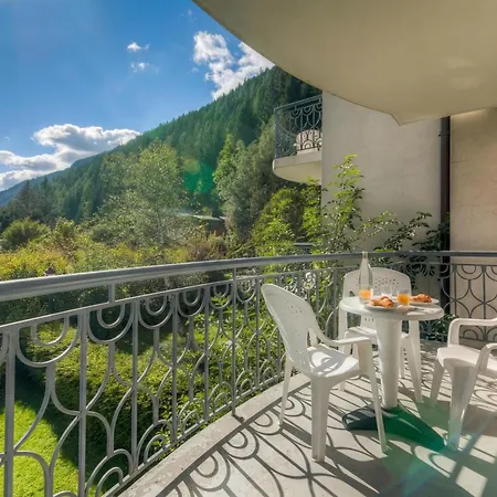 Le Cristal Mb13 Mountain View, Pool, Parking & Free Wifi - Happy Апартаменты *