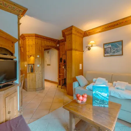 Le Cristal Mb13 Mountain View, Pool, Parking & Free Wifi - Happy